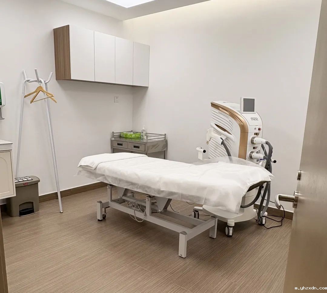 yhzxdn医院_治疗室